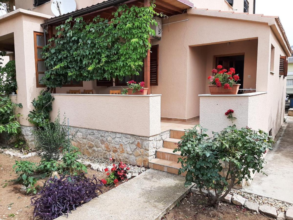 Apartment Sare بيتينا المظهر الخارجي الصورة